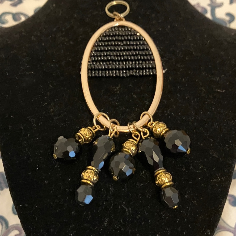 Elegant Black Agate and Gold tone Dangle Pendant